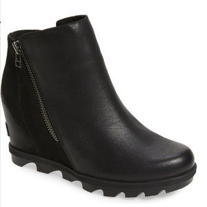 Joan of Arctic II Sore Boot